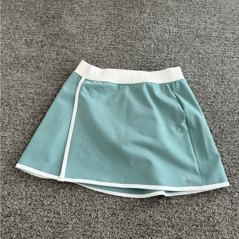 ALO Yoga botanical green